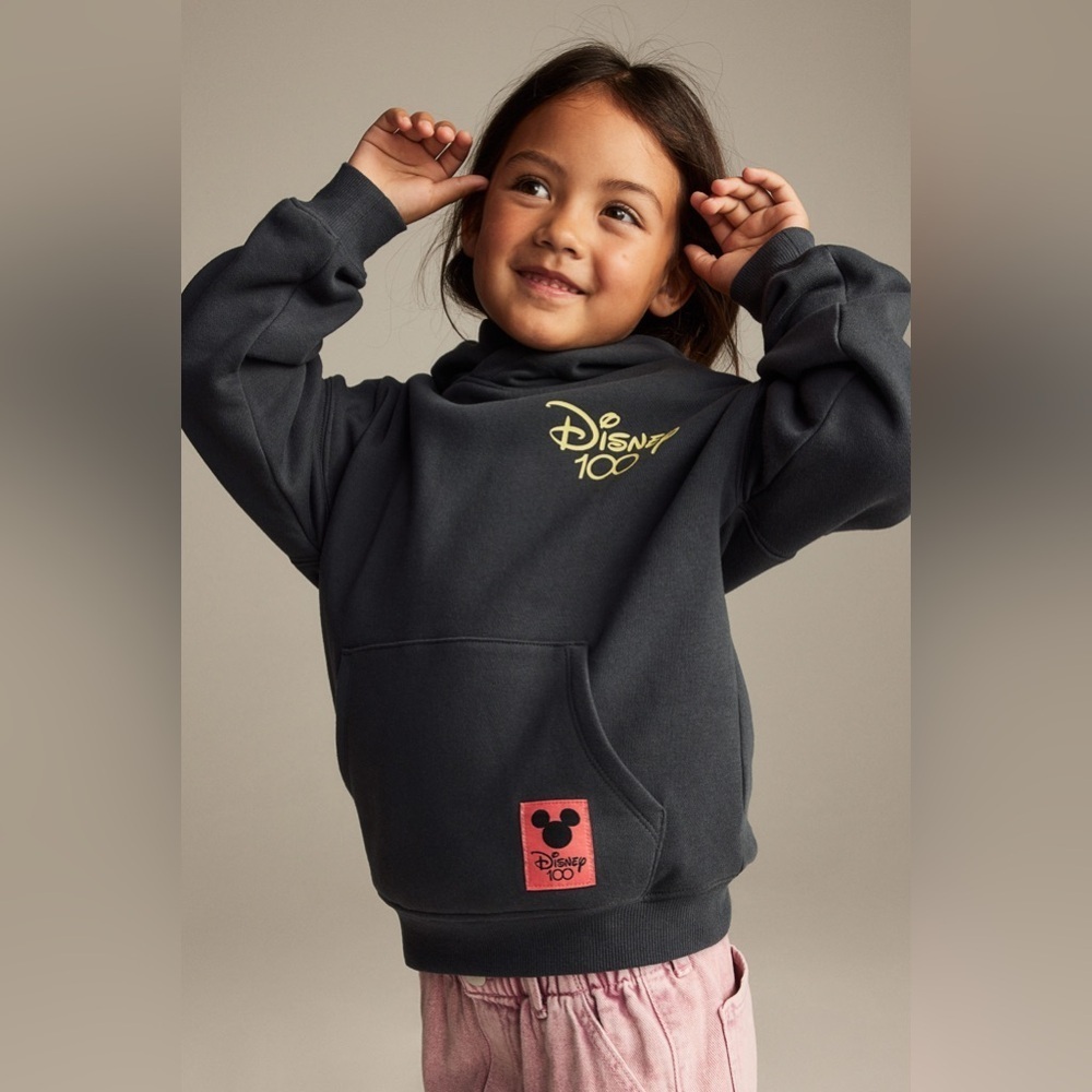 H&M Kids Disney 100 years Hoodie Black Graphic Sweatshirt Mickey Minnie 6-7Y - Picture 2 of 10
